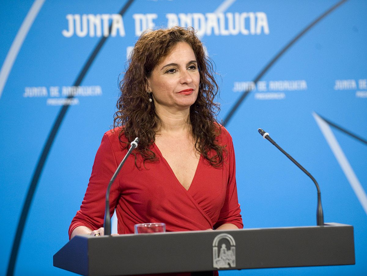 La Ministra María Jesús Montero: Descubre sus impresionantes estudios y ...